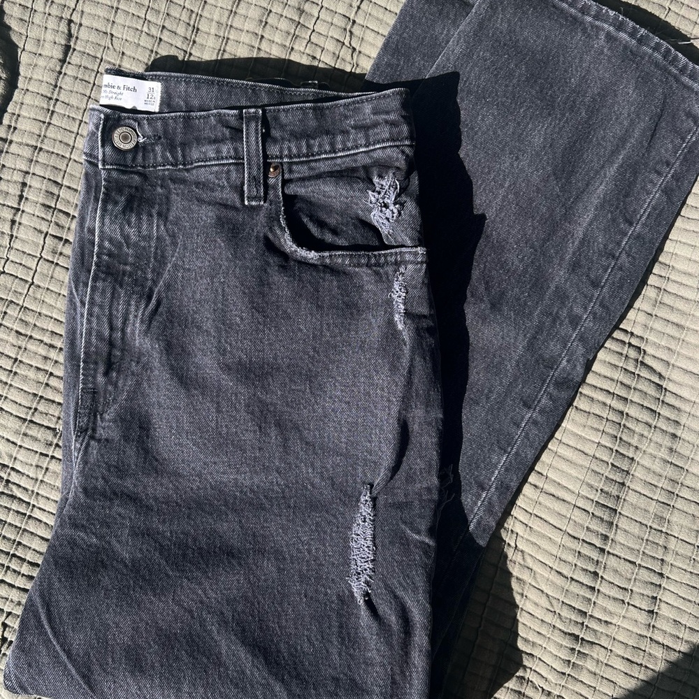 Abercrombie Women's Curve Love 90’s Straight Ultra High Rise Jeans 12 short